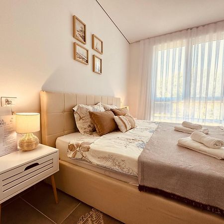 M&E Premium Apartments - San Pietro Durrës Exteriör bild
