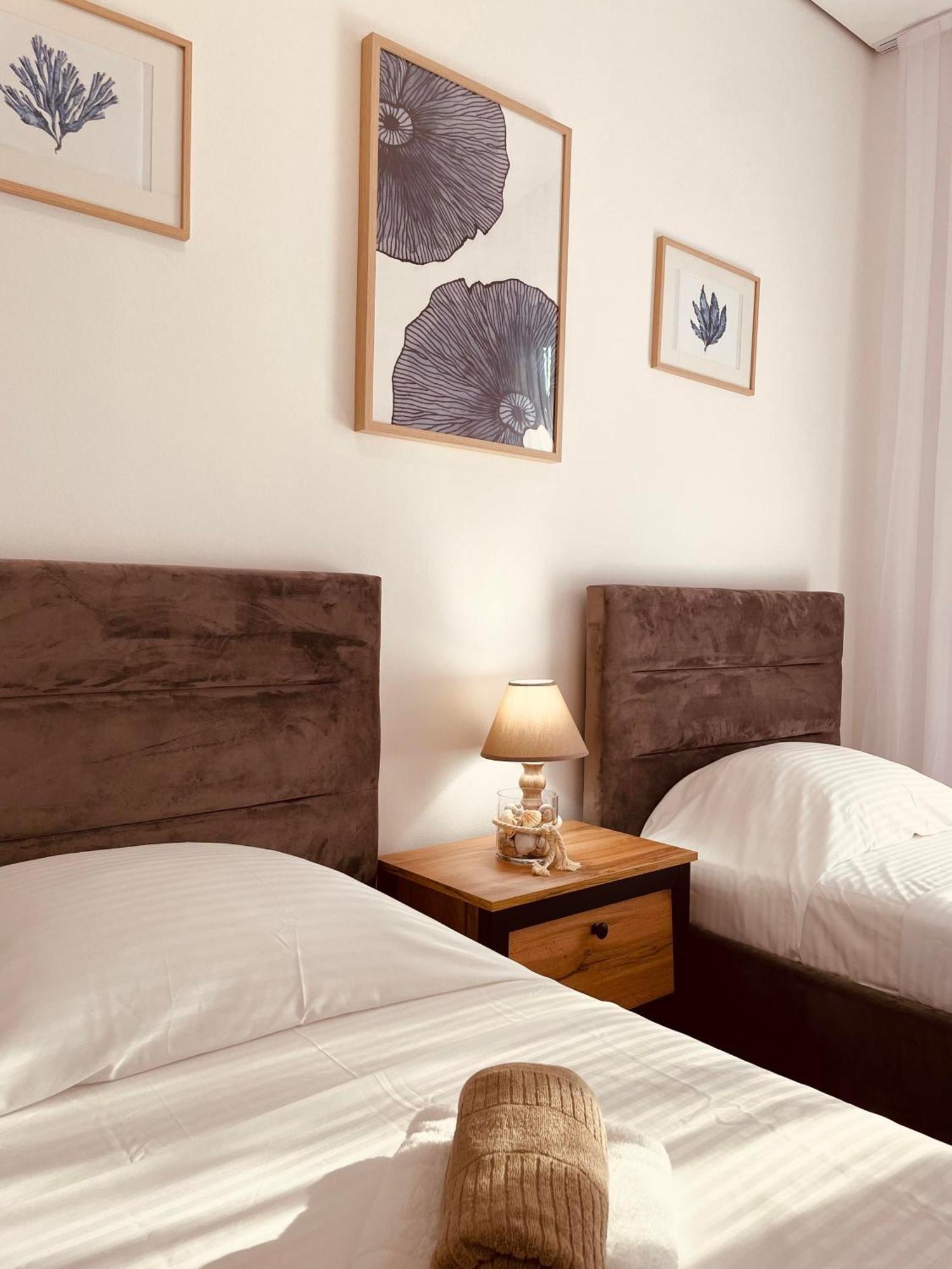 M&E Premium Apartments - San Pietro Durrës Exteriör bild