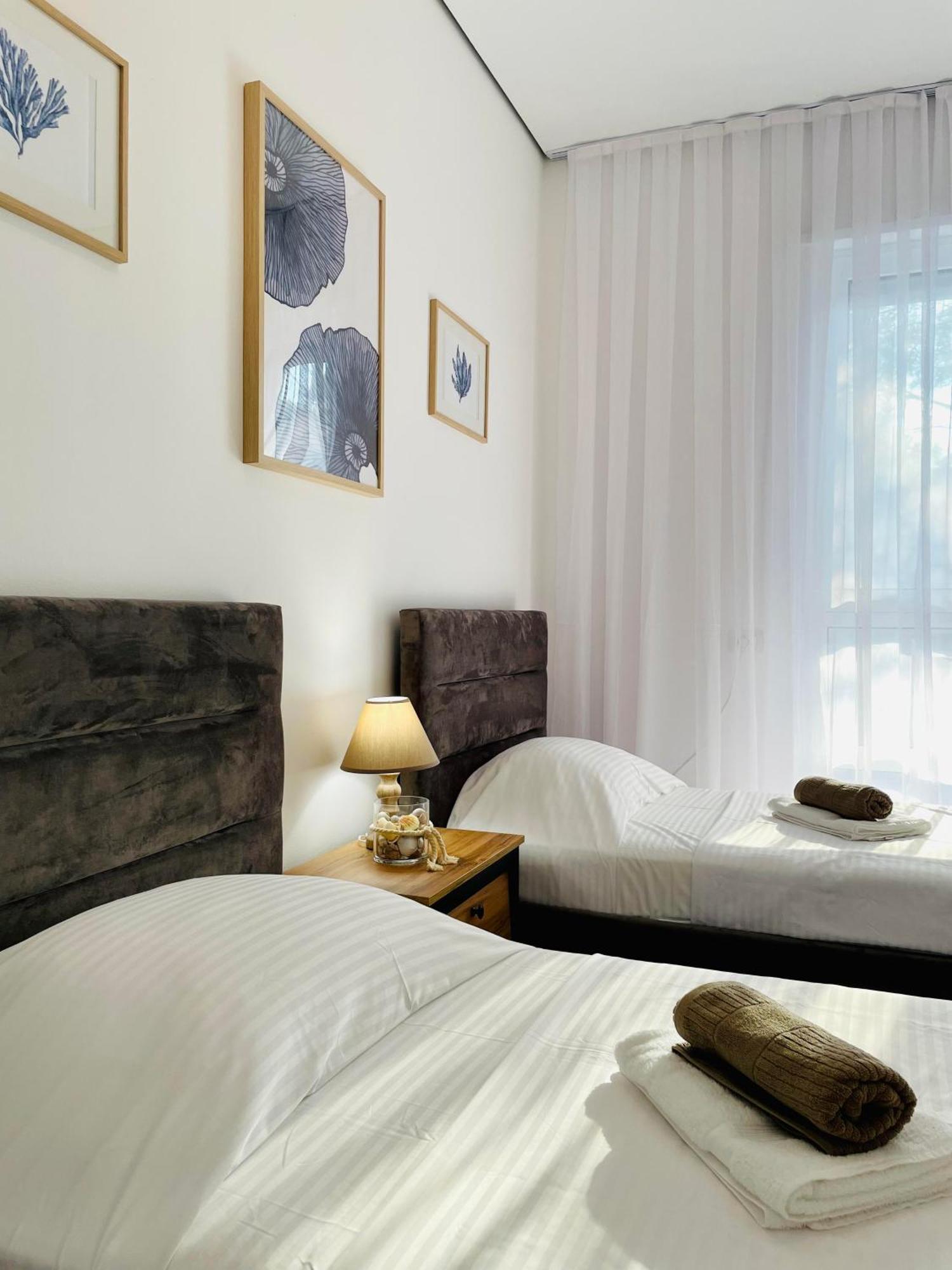 M&E Premium Apartments - San Pietro Durrës Exteriör bild